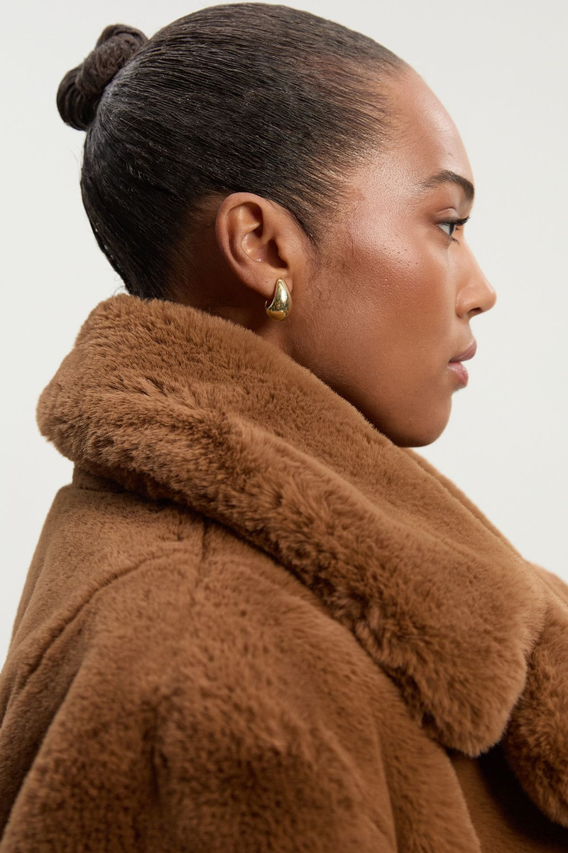 Plus Size Faux Fur Buttoned Short Coat 3