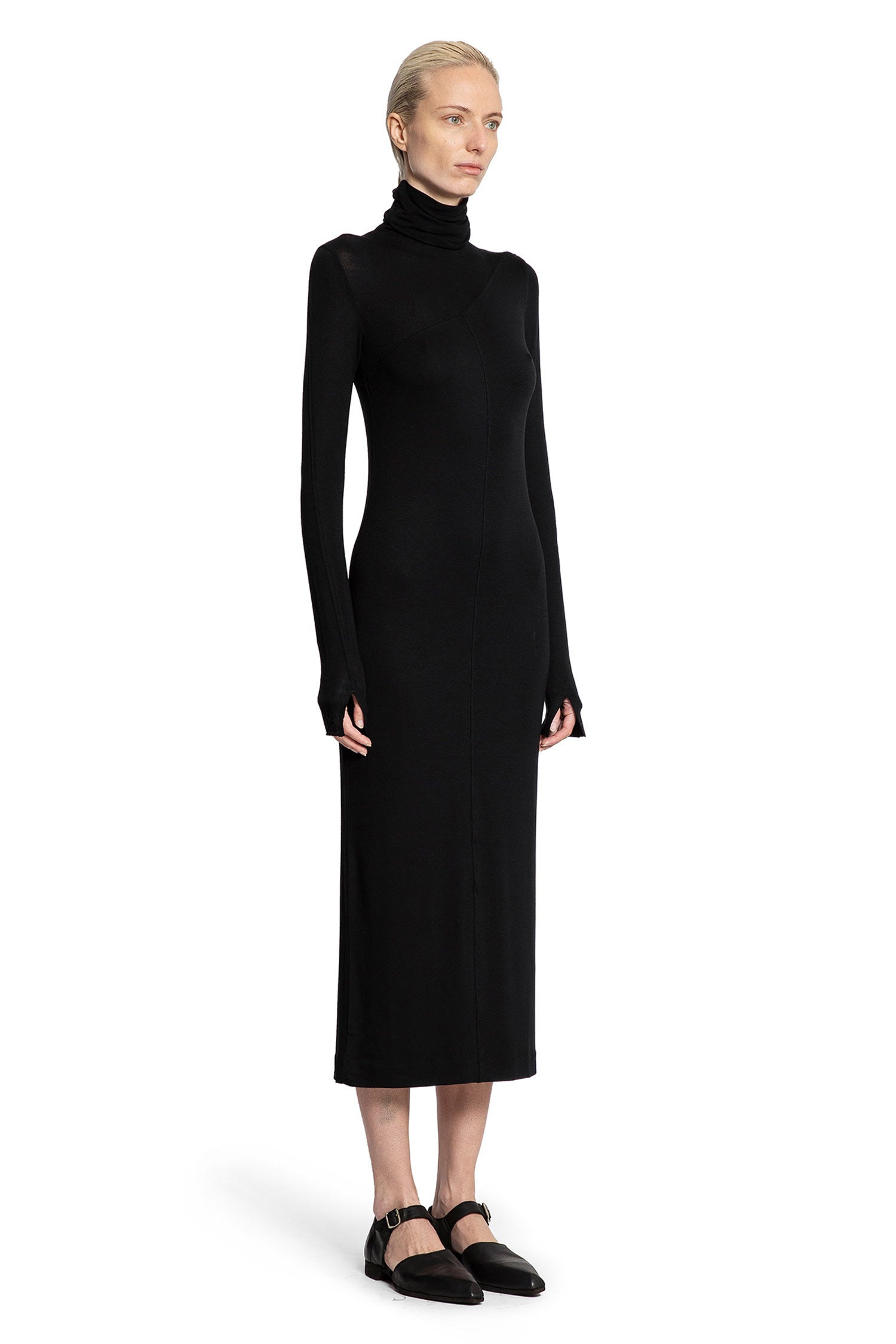 Turtleneck-Dress-With-Hand-Gaiters - 2