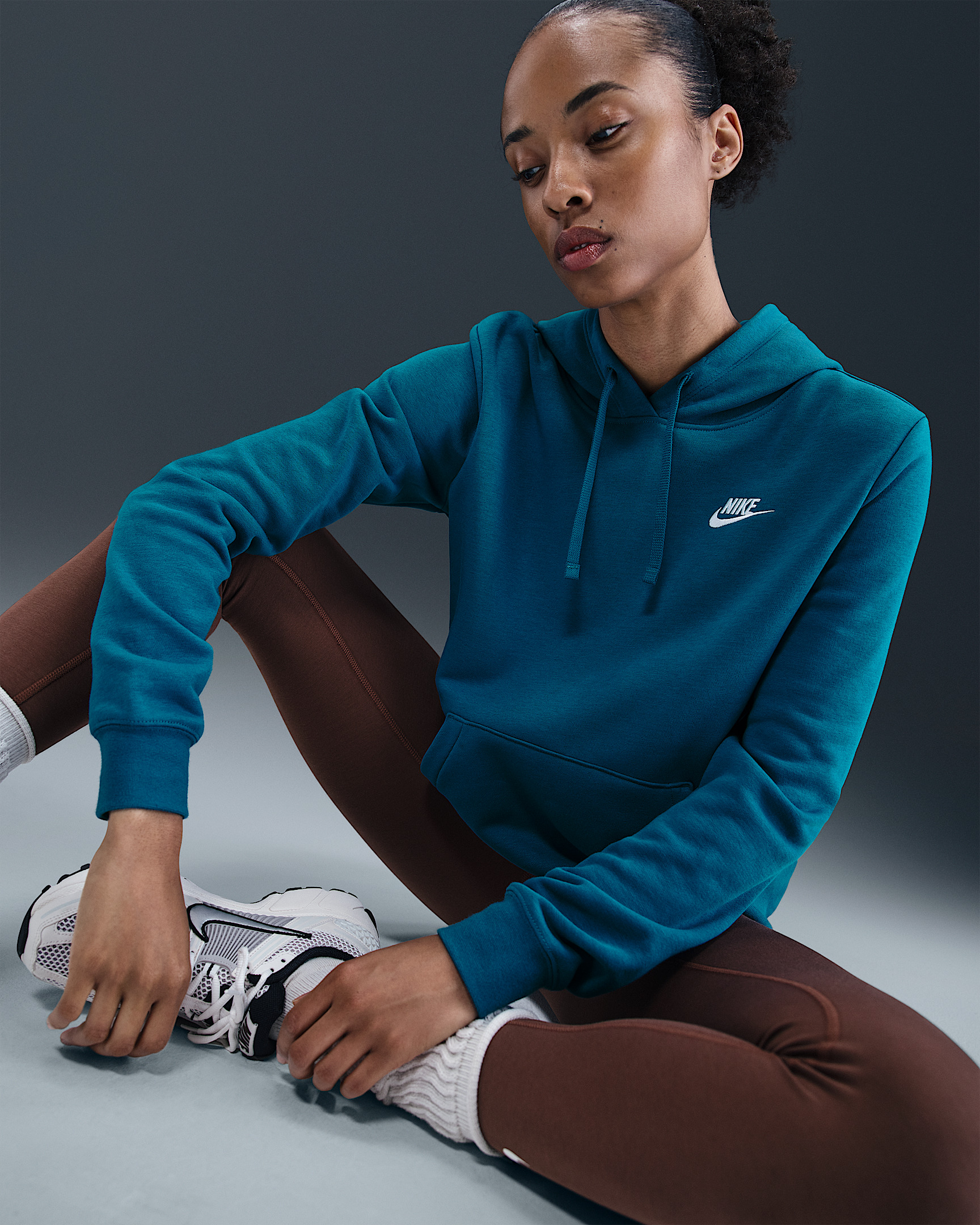 Nike Sportswear Club Fleece Women's Pullover Hoodie - 3