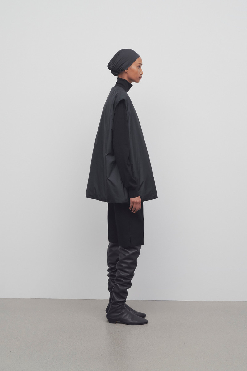 Juna Short in Virgin Wool 4