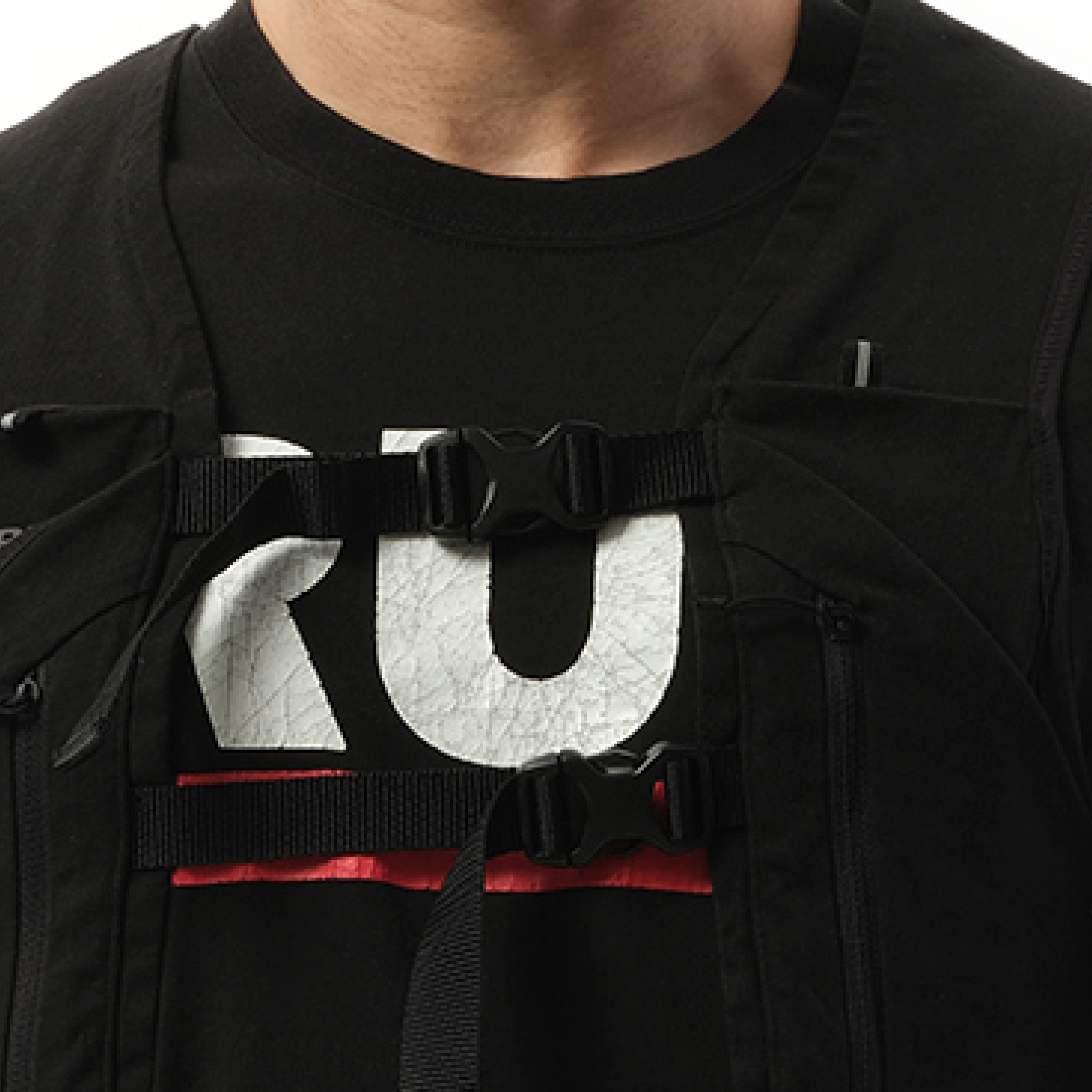 Trail Vest T-Shirt in Black - 3