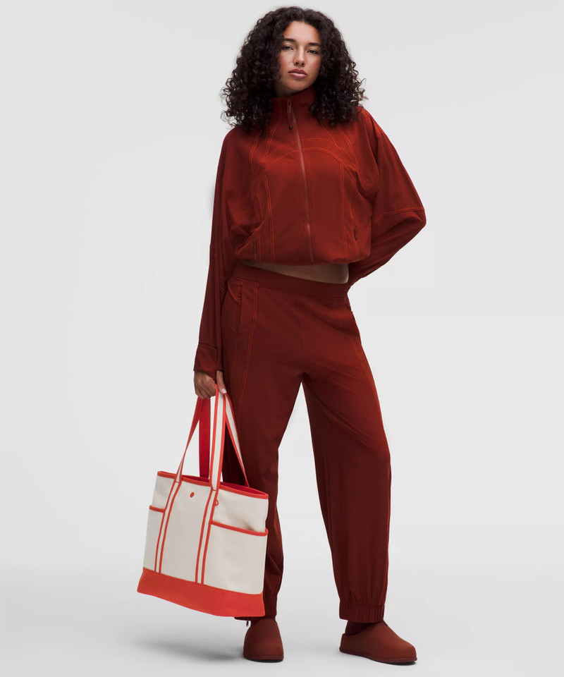 lululemon Daily Multi-Pocket Zip-Top Tote Bag 18L outlook
