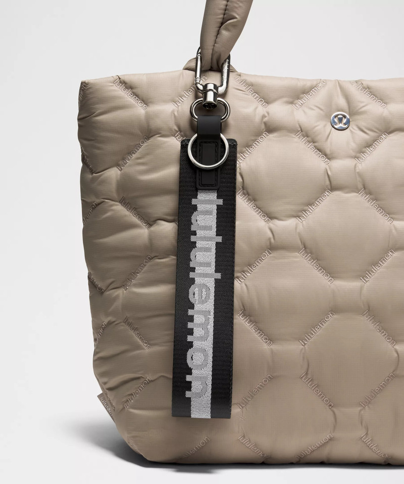 lululemon Never Lost Keychain *Reflective outlook