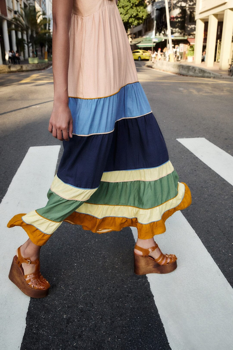 FARM RIO Multicolor Pleats Lenzing Ecovero Euroflax Maxi Dress outlook