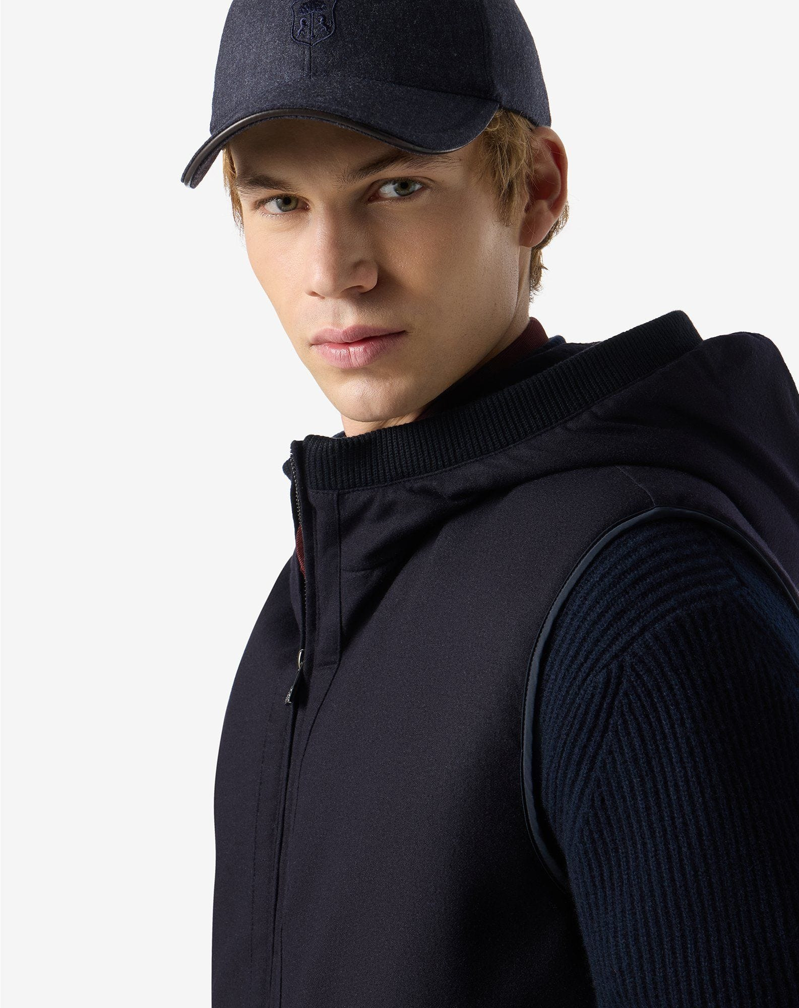 Blue technical cashmere gilet with hood - 4
