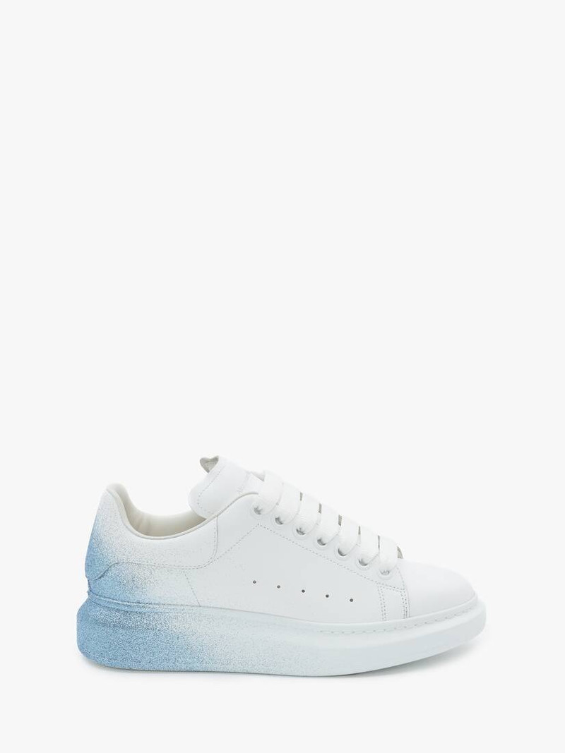 Oversized Sneaker in White/blue - 1