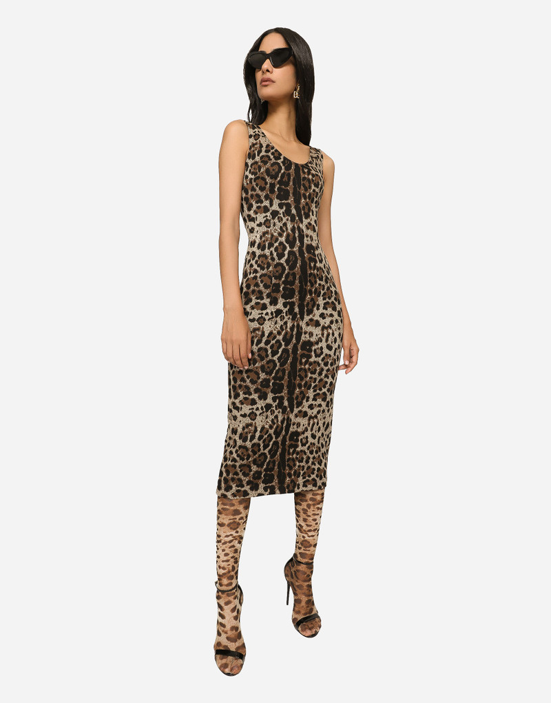 긴 jersey 드레스 와 jacquard leopard 디자인 5