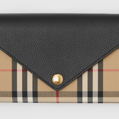 Burberry Vintage Check and Leather Wallet with Detachable Strap outlook