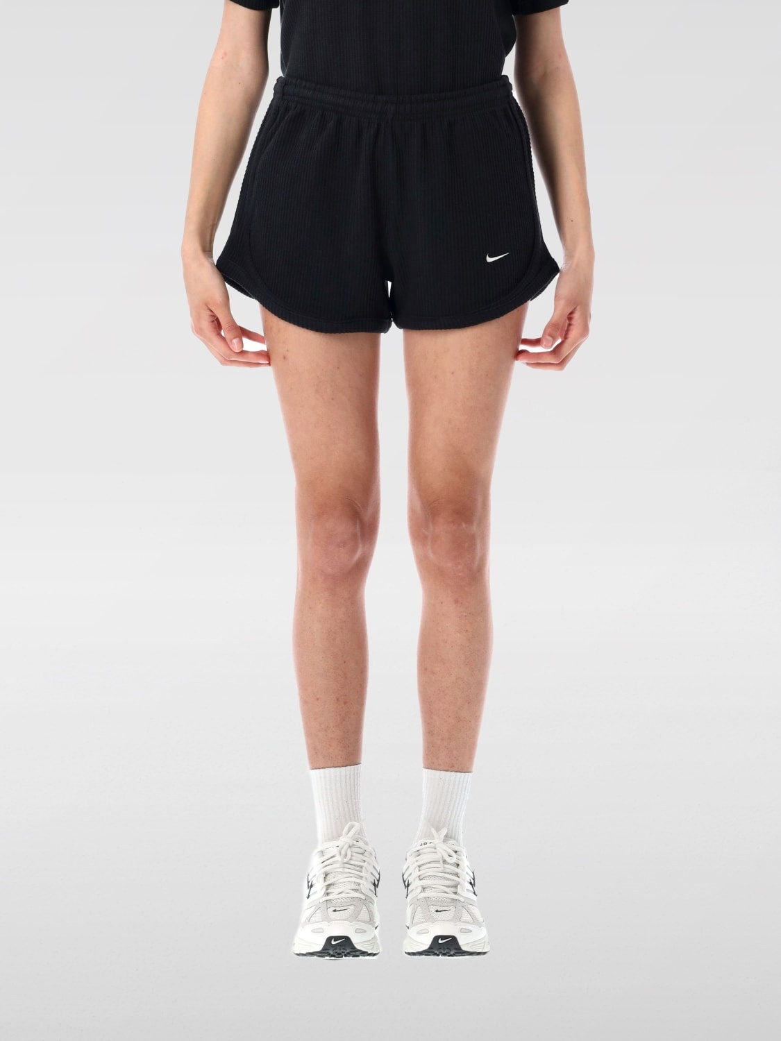 Short woman Nike - 1
