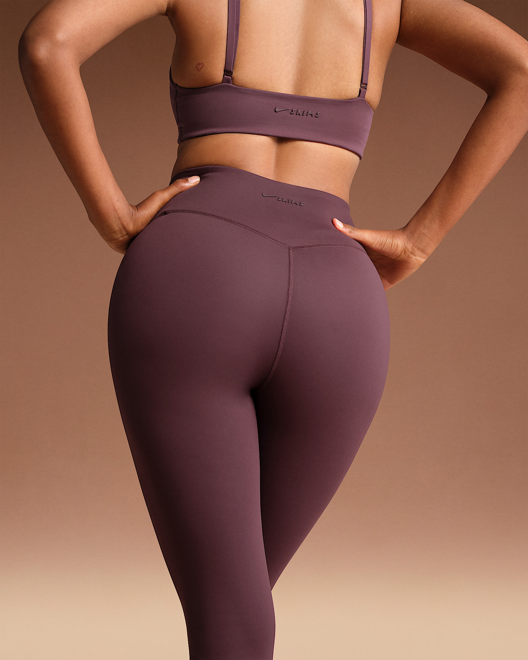 NikeSKIMS Matte Women's High-Waisted 26" Leggings - 3