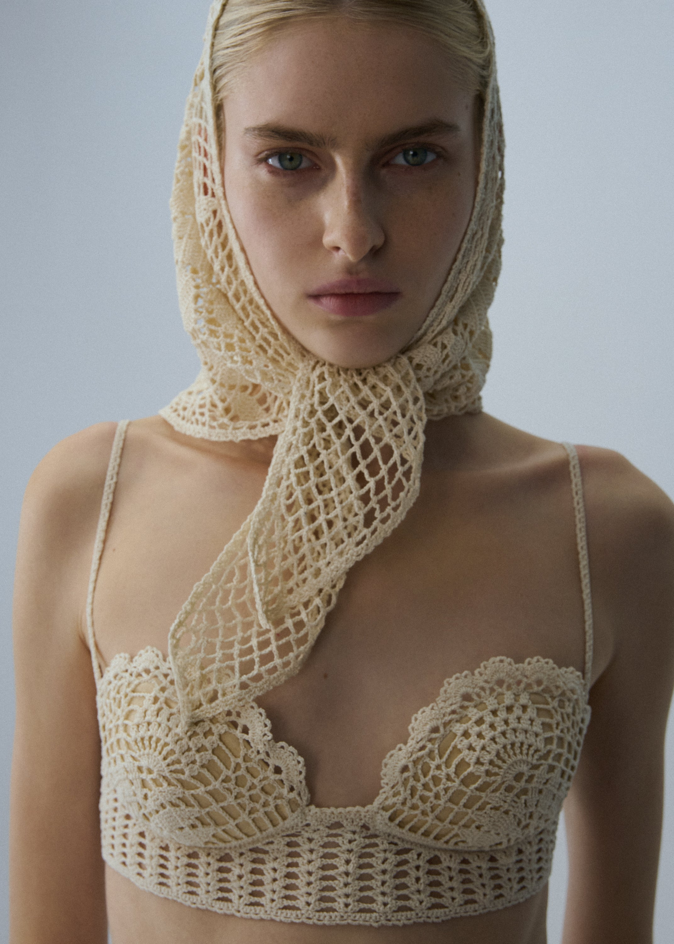 Floral motif crochet scarf in cream - 4