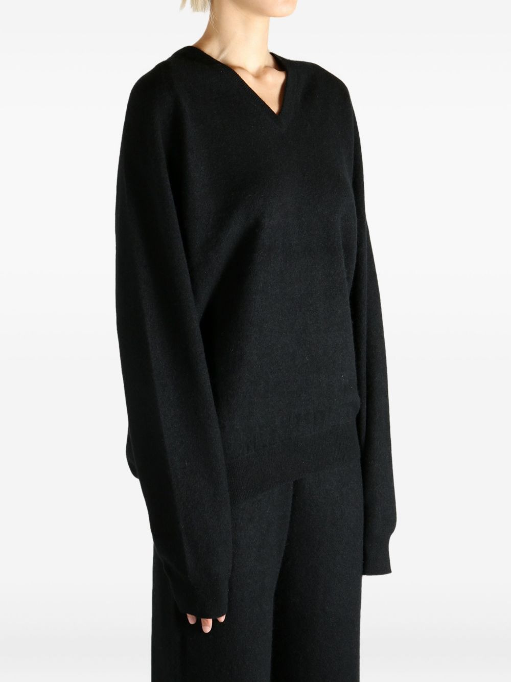 V-neck cashmere sweater - 3