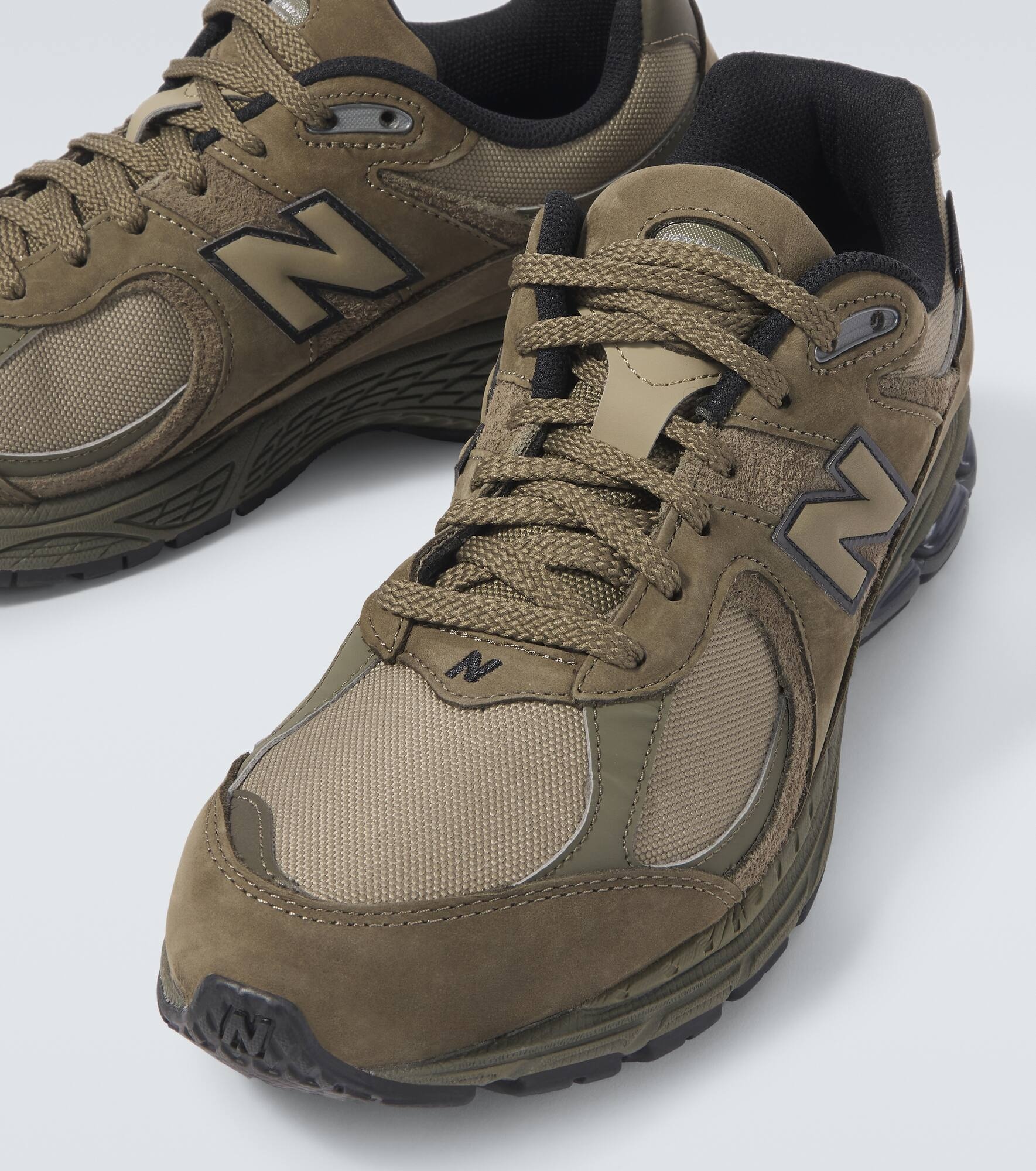 2002R suede-trimmed sneakers - 3