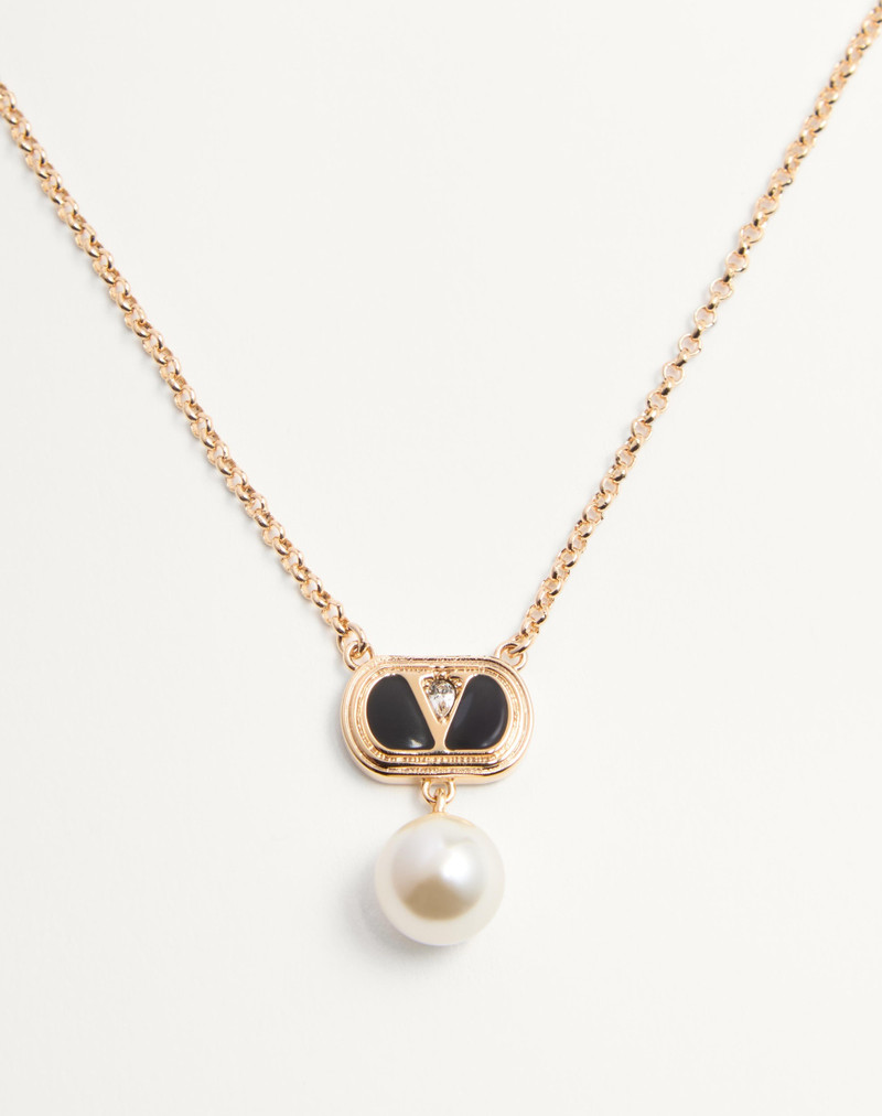 OVALETTE METAL NECKLACE WITH ENAMEL, CRYSTAL, AND SWAROVSKI® PEARL 3