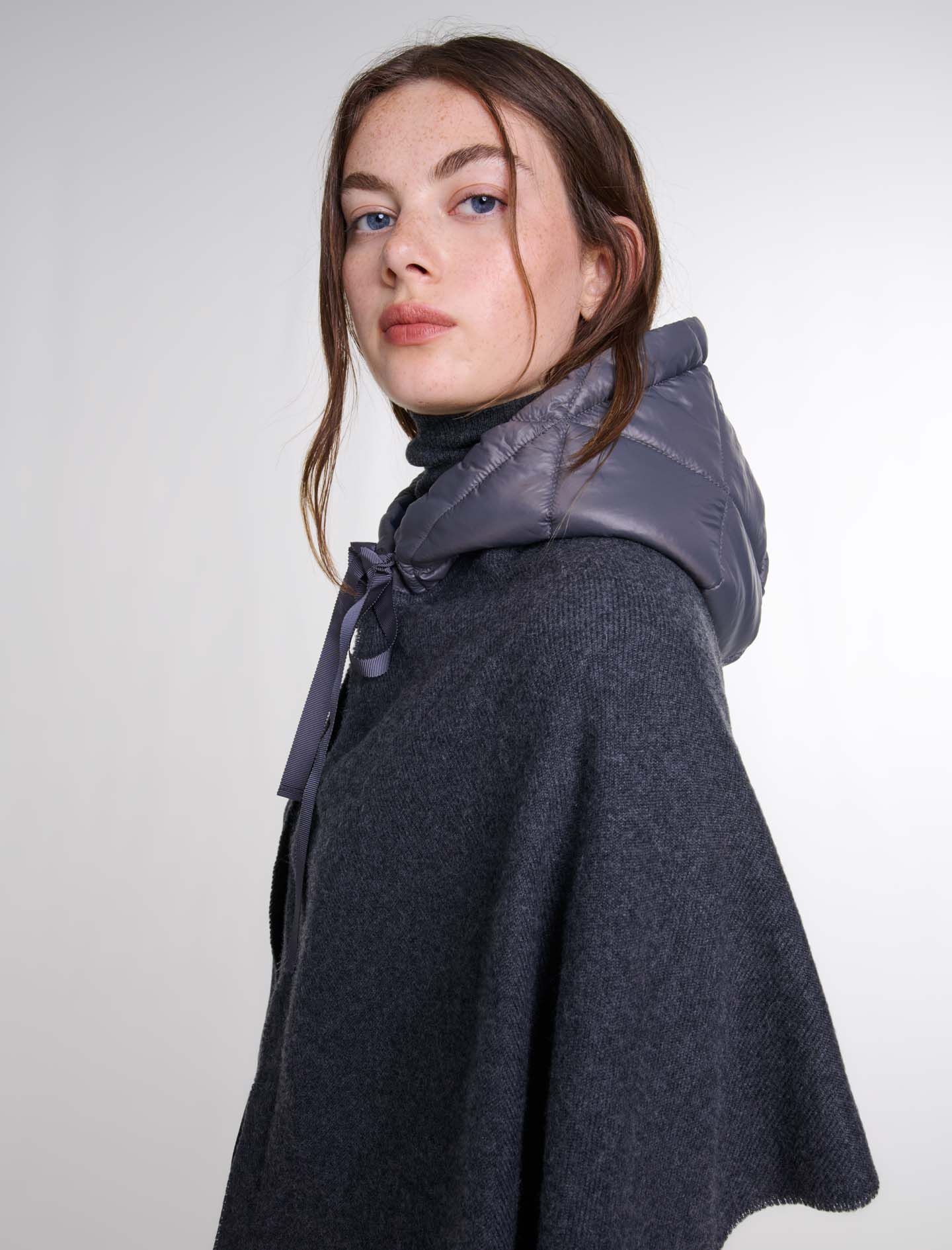 Hooded wool poncho - 9