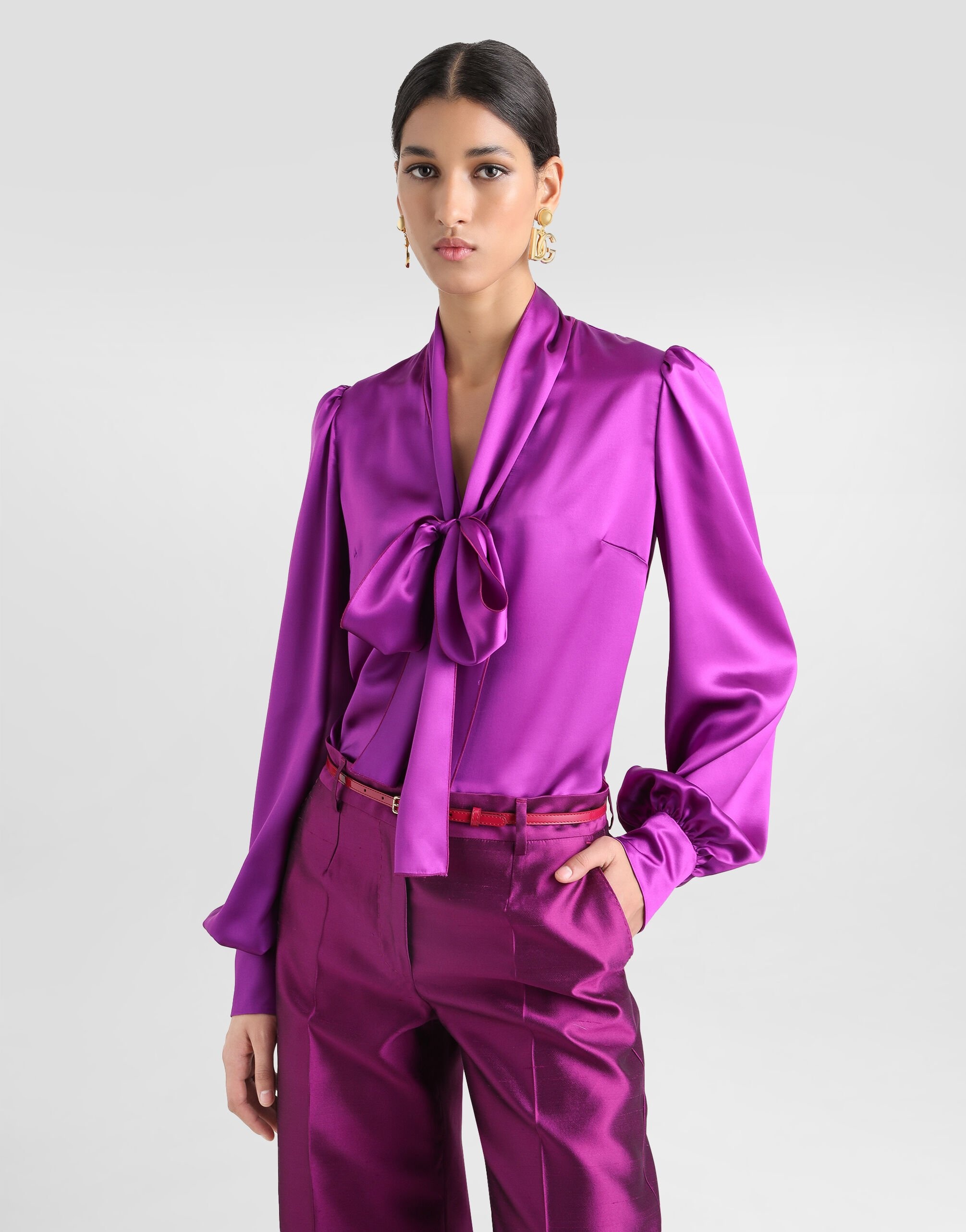 Satin shirt with pussy-bow - 4