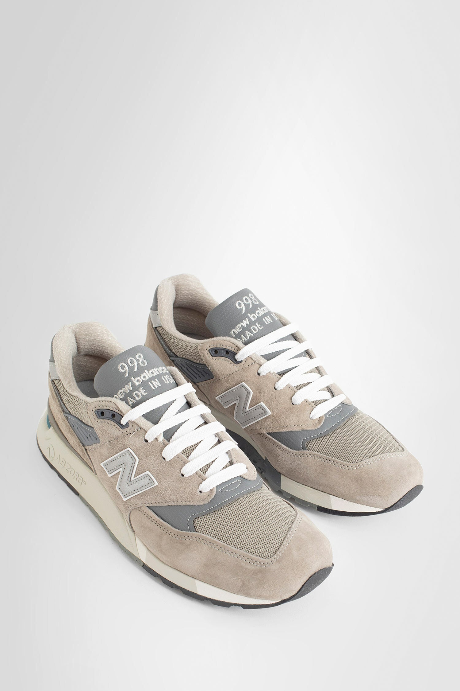 NEW BALANCE UNISEX BEIGE SNEAKERS - 7