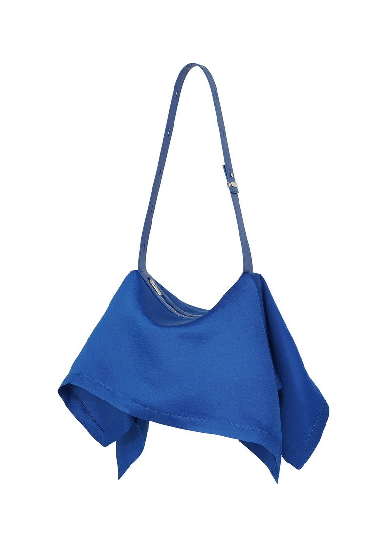 ISSEY MIYAKE ENVELOPING SQUARE BAG outlook