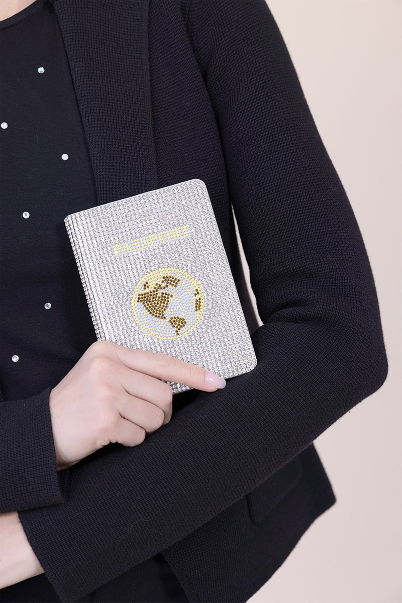 JUDITH LEIBER Traveler Passport Holder - Silver outlook
