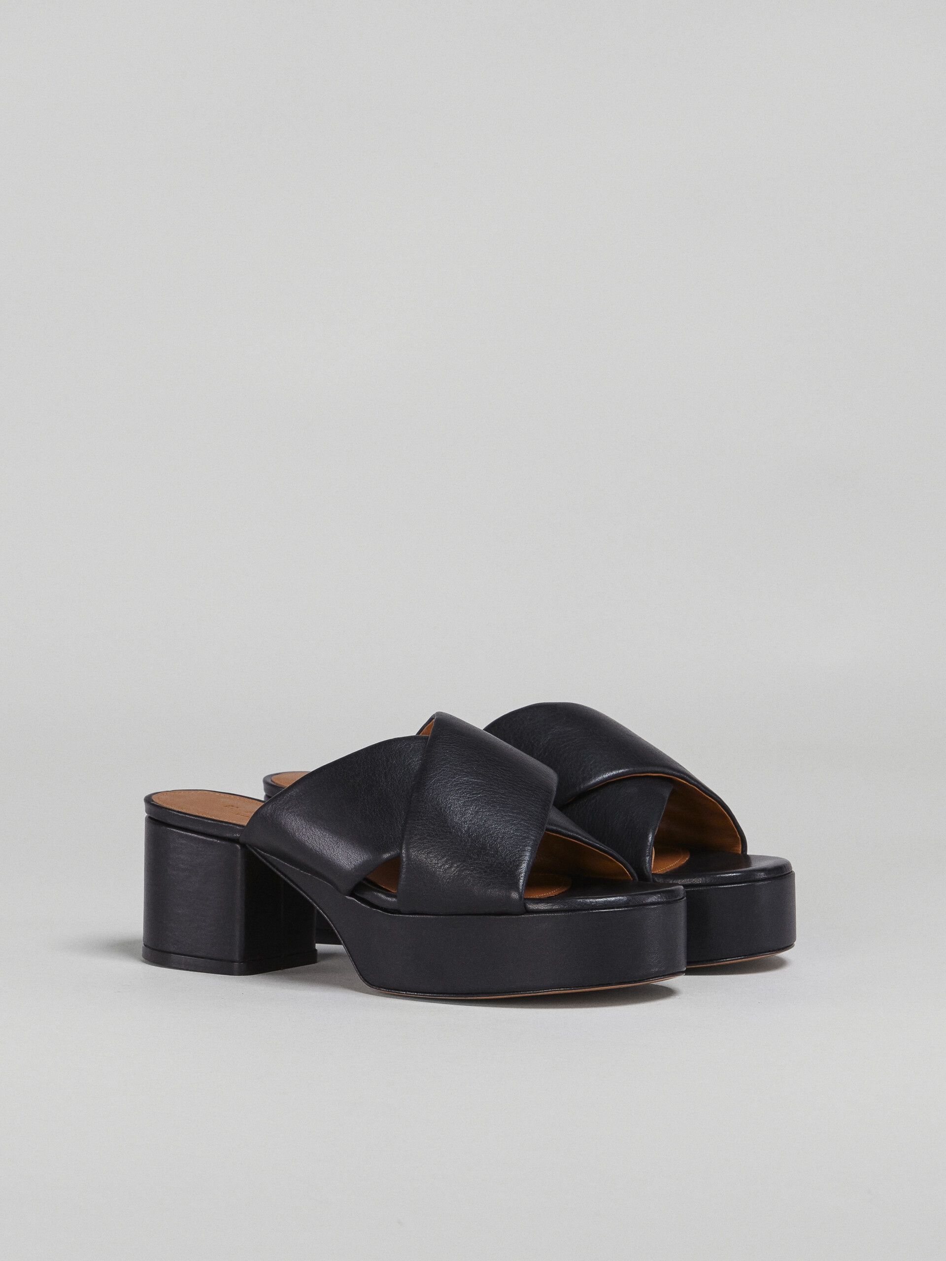 BLACK VEGETABLE-TANNED LEATHER SANDAL - 2