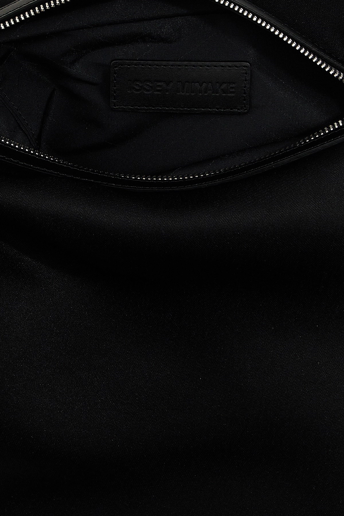 'Enveloping square' shoulder bag - 5