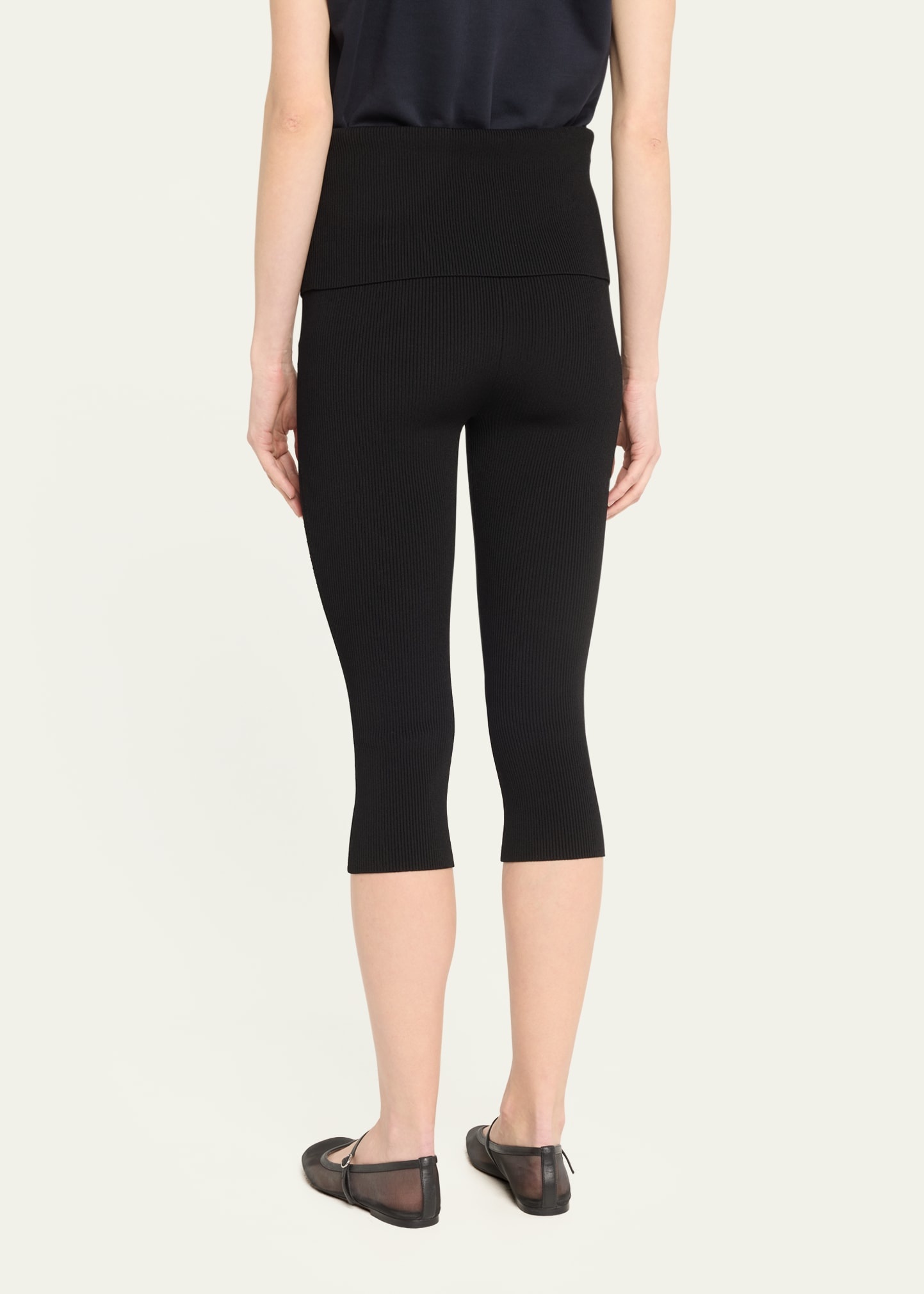 Compact Ribbed Pull-On Capris - 3