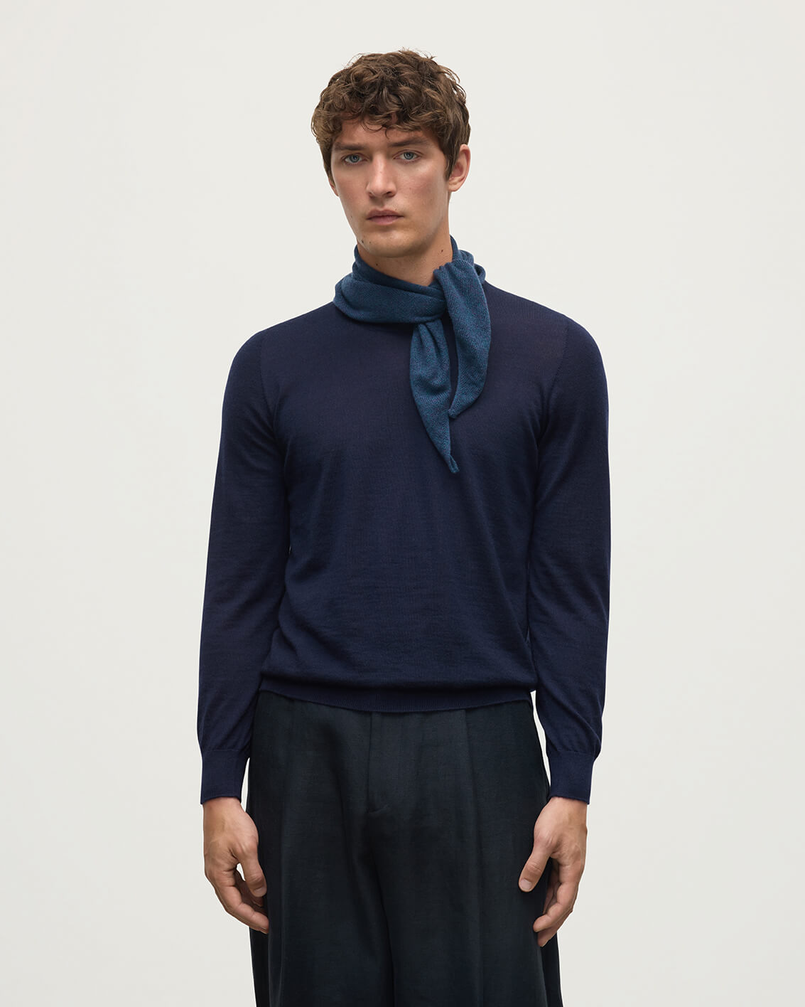 Gauzy Cashmere Navy Triangle Neck Tie - 3