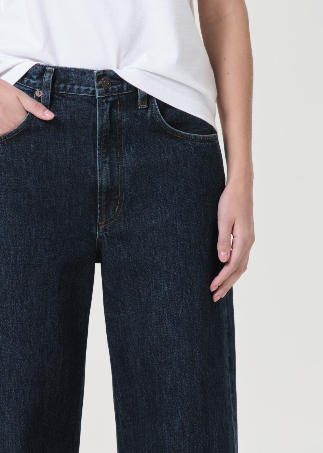 LOW CURVE JEAN IN PENDULUM - 5