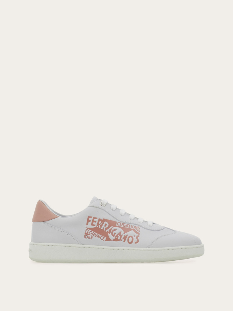 Low top sneaker with logo - 1