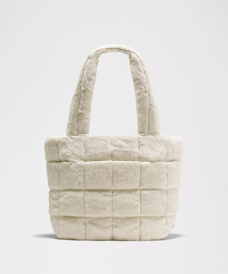 Quilted Grid Tote Bag 12L *Plush Fleece 3