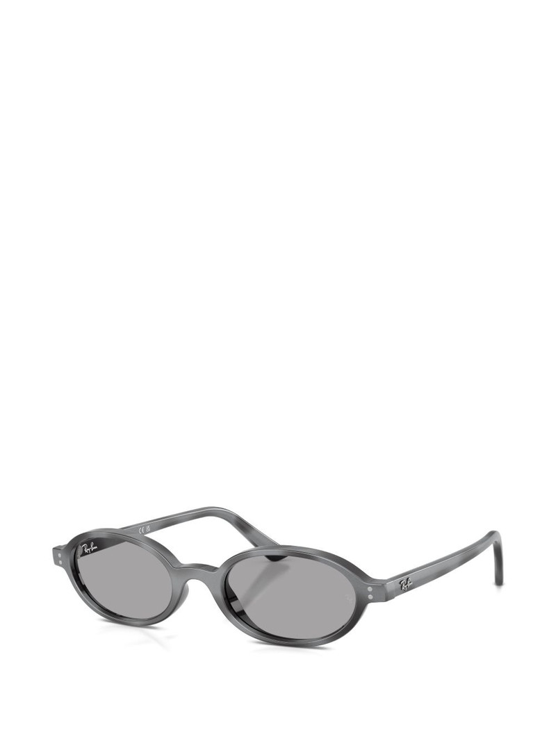 Ray-Ban oval-frame sunglasses outlook