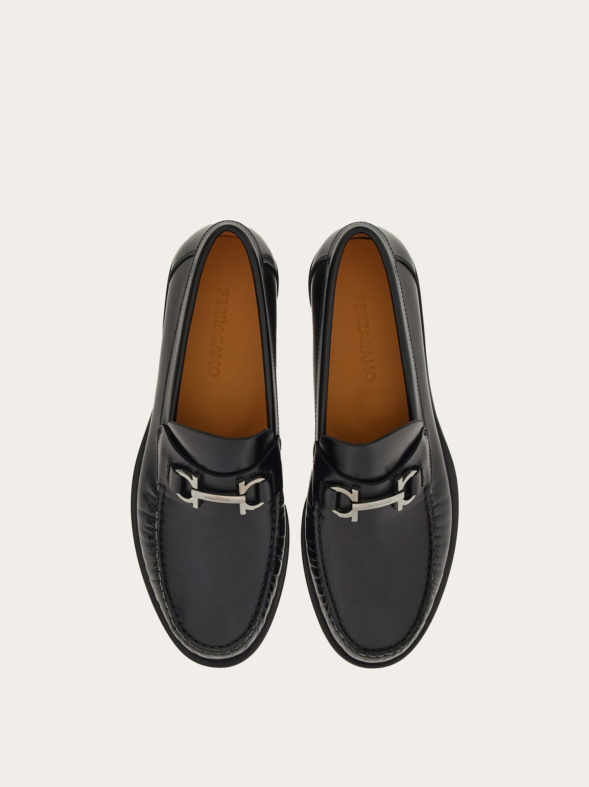 Ferragamo♪SALE♪0768942 Ferragamo Gancini-Plaque Calf Leather Loafer, Size 7 021606