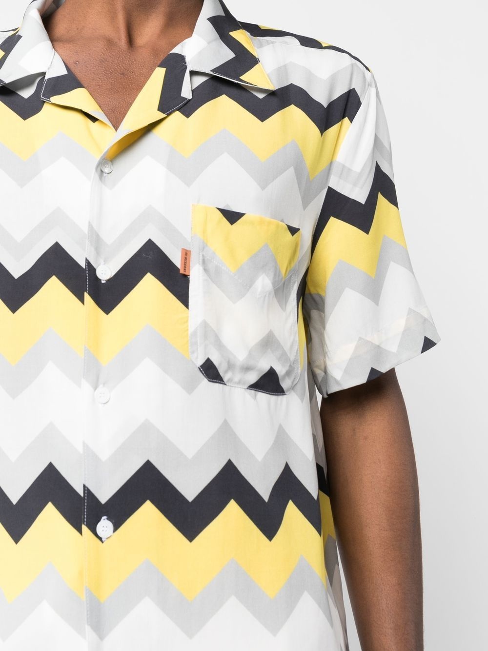 chevron-print short-sleeve shirt - 5