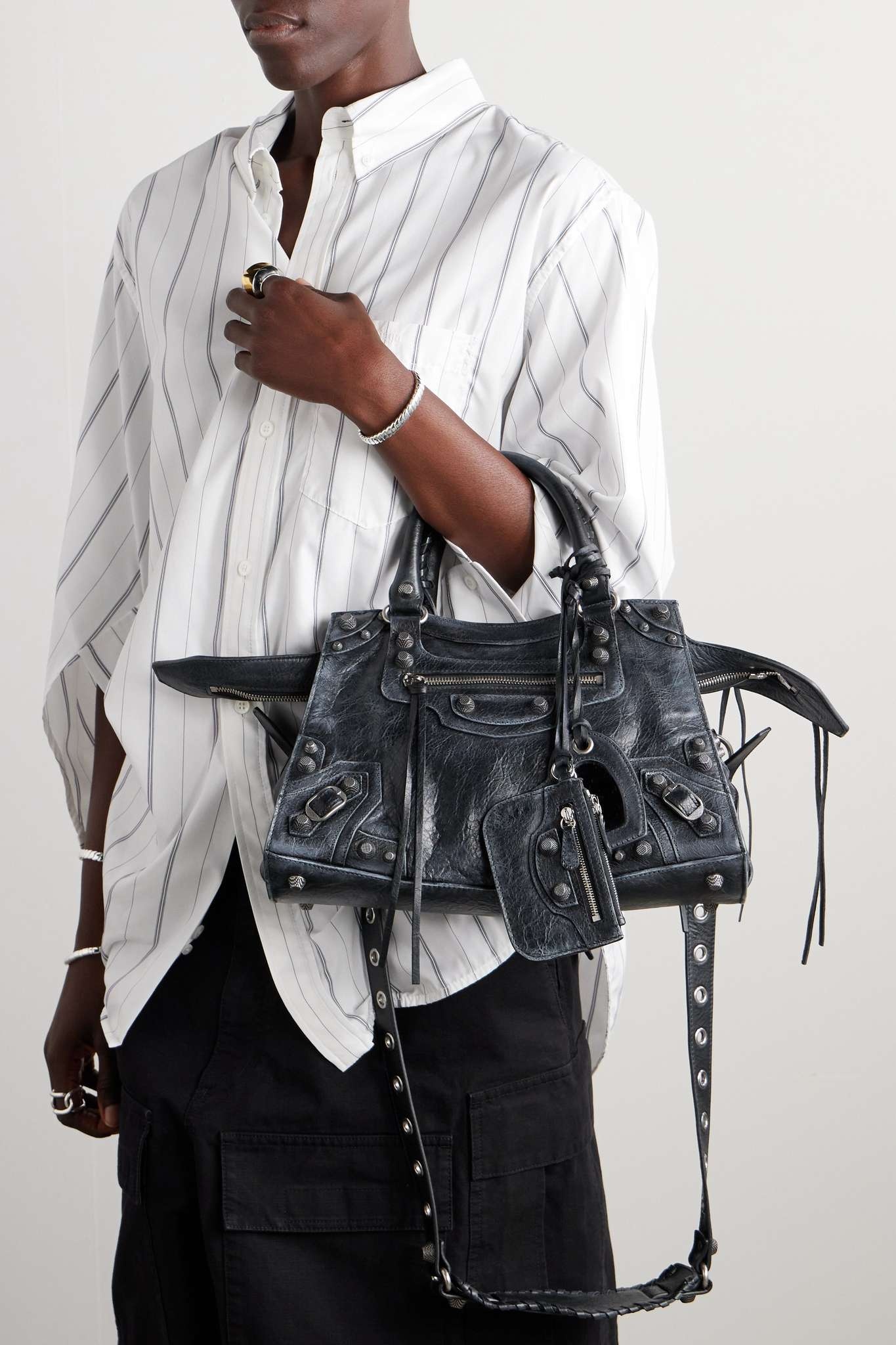 直営店☆BALENCIAGA☆ NEO CAGOLE CITY Dirty Effect バッグ BALENCIAGA Women's Neo Cagole City Small Handbag Dirty