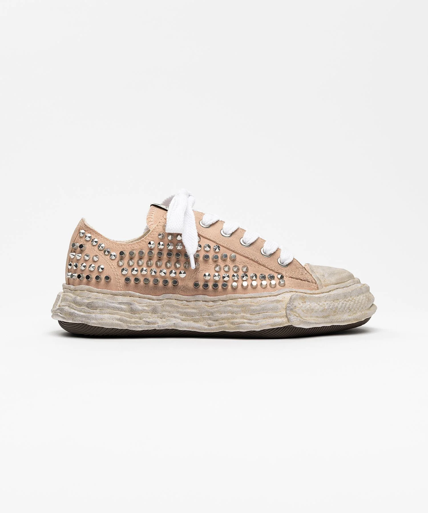 【EXCLUSIVE EDITION】"PETERSON23"OG Sole Studded Canvas Low-top Sneaker - 1