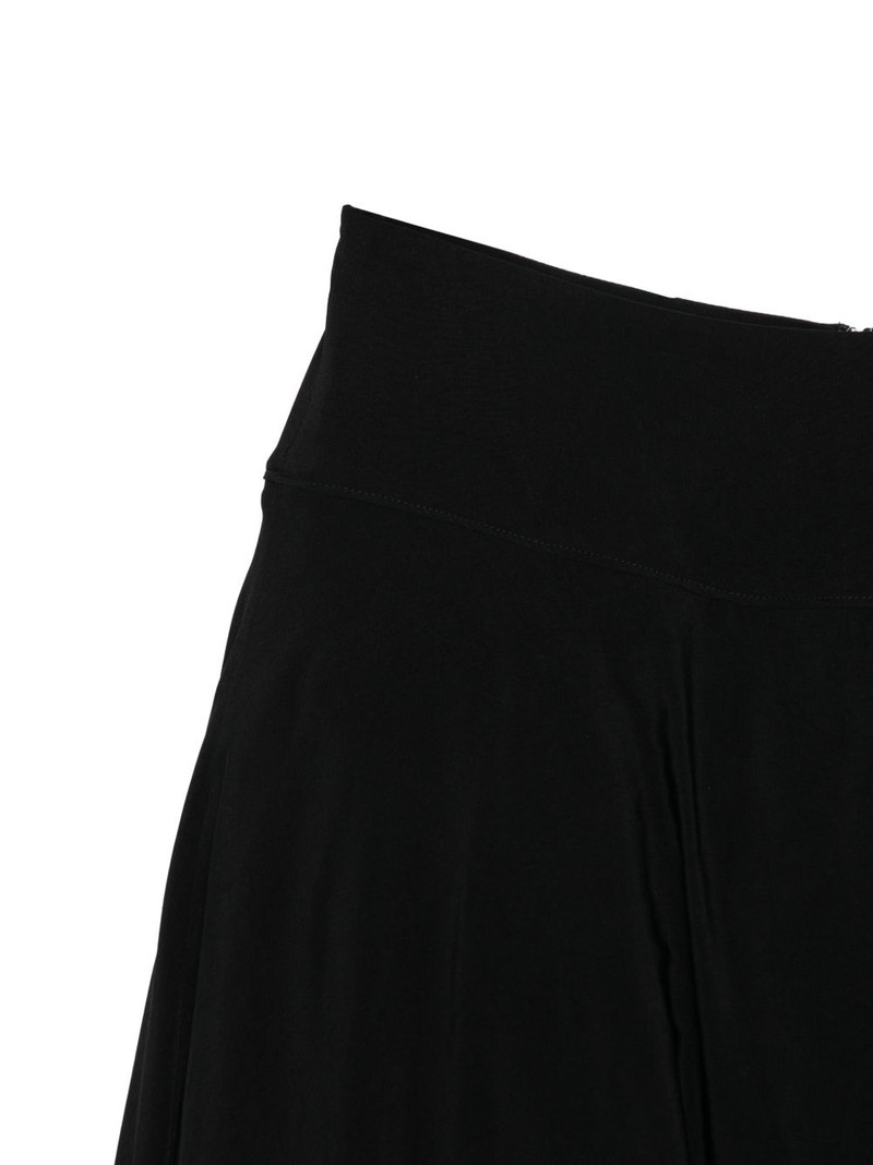 high-waisted skirt 3