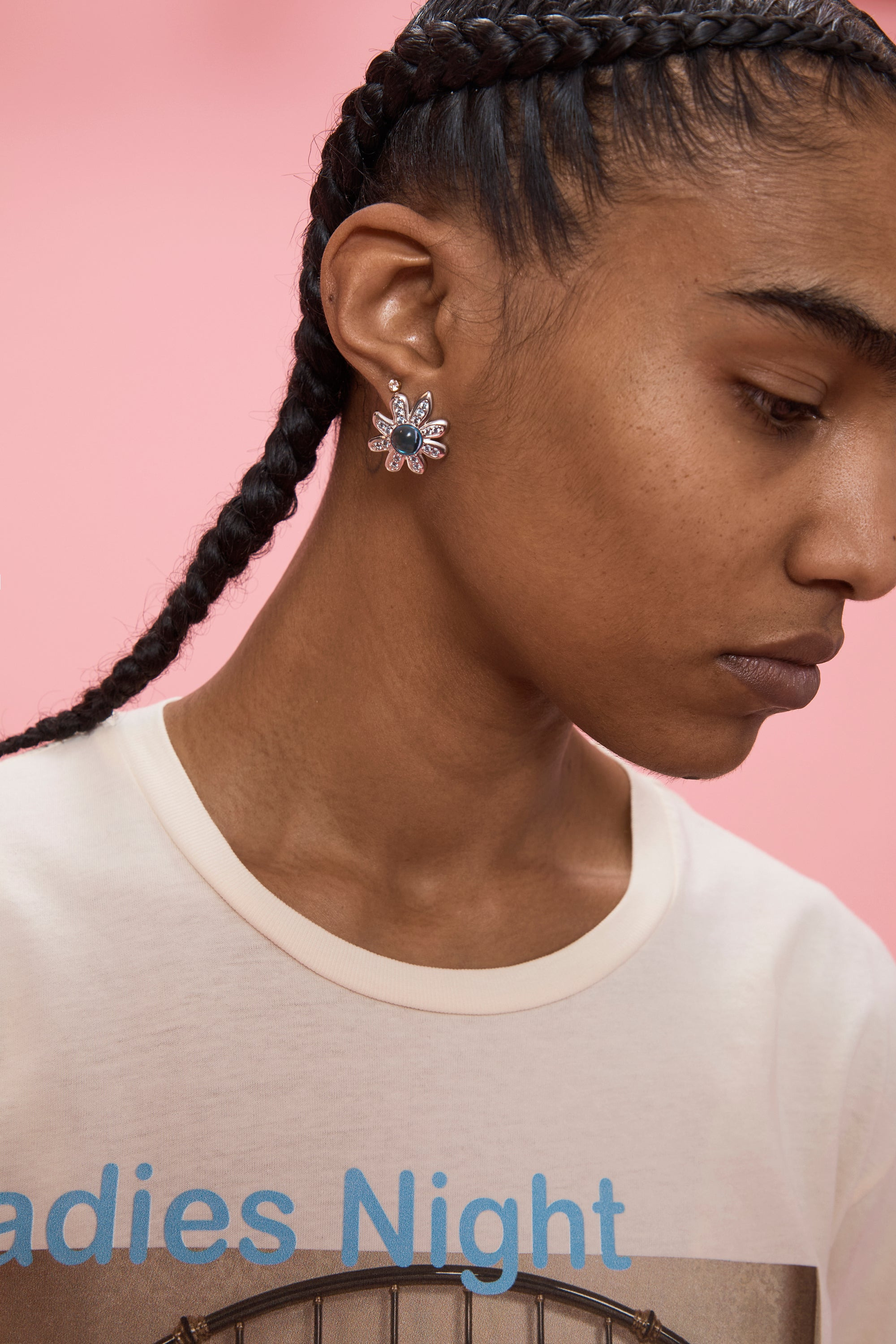 LIGHT SAPPHIRE CHAMOMILE EARRING - 2