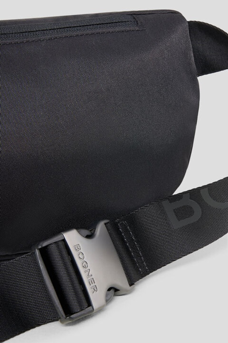 Nax Flo Belt bag in Black 5