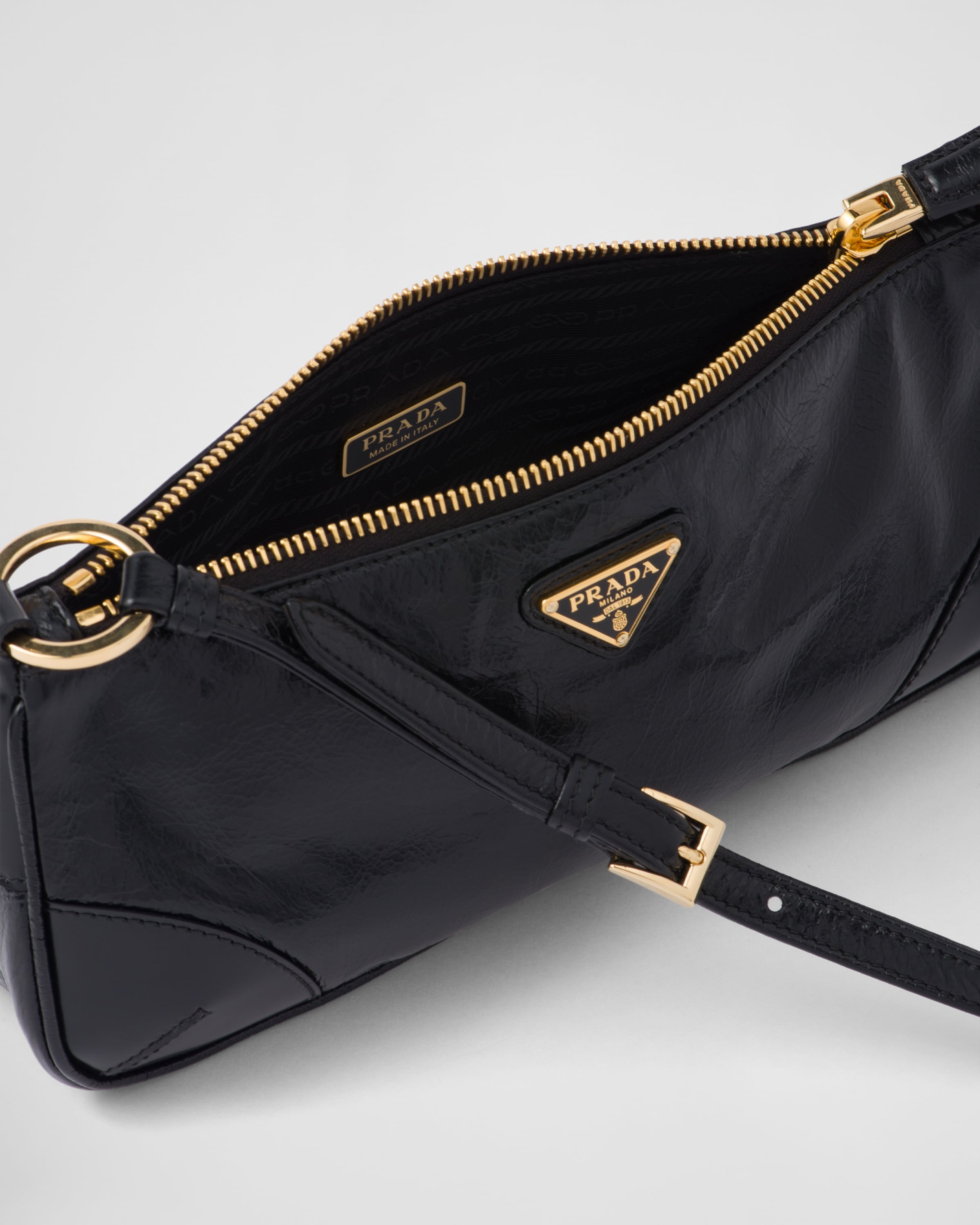 Prada Re-Edition 2002 small leather shoulder bag - 5