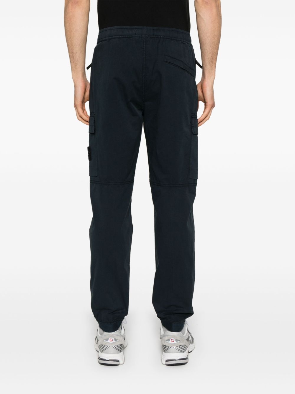 Compass-badge cargo trousers - 4
