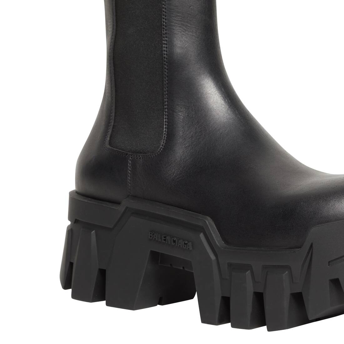 BALENCIAGA Men's Bulldozer Chelsea Boot in Black | REVERSIBLE