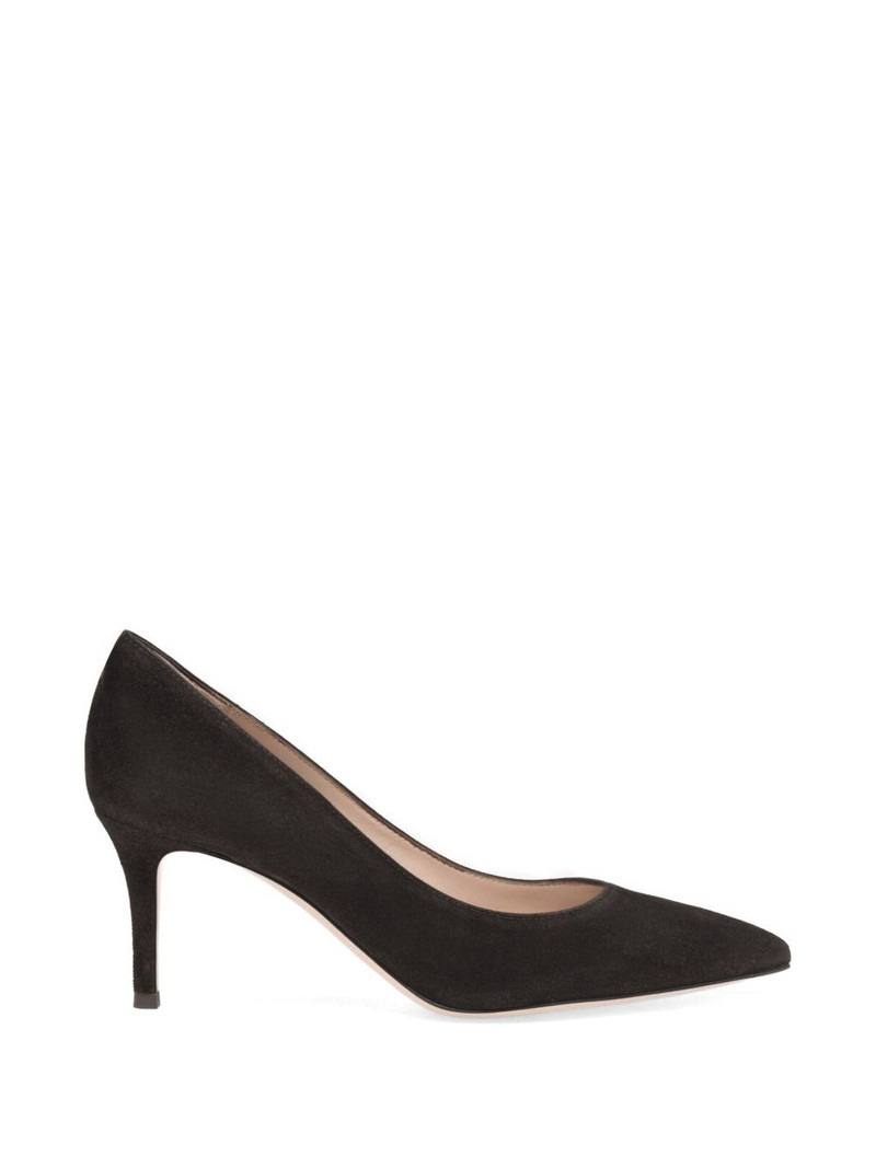 pointed pumps 1