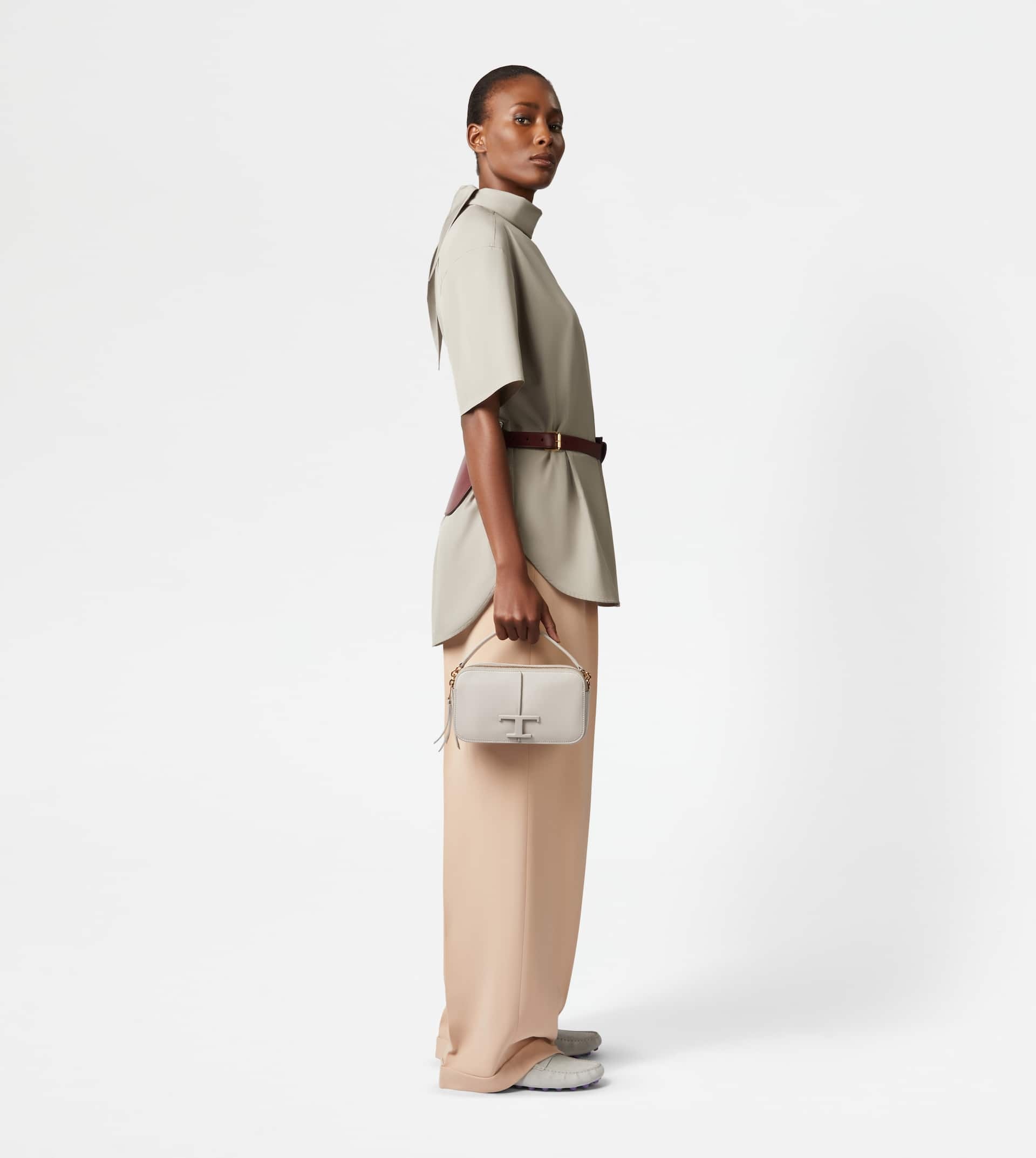 T TIMELESS CAMERA BAG IN LEATHER MINI - GREY - 3