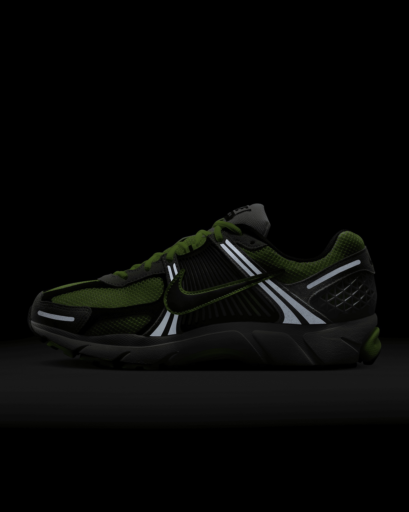 Nike Men's Zoom Vomero 5 Shoes - 12