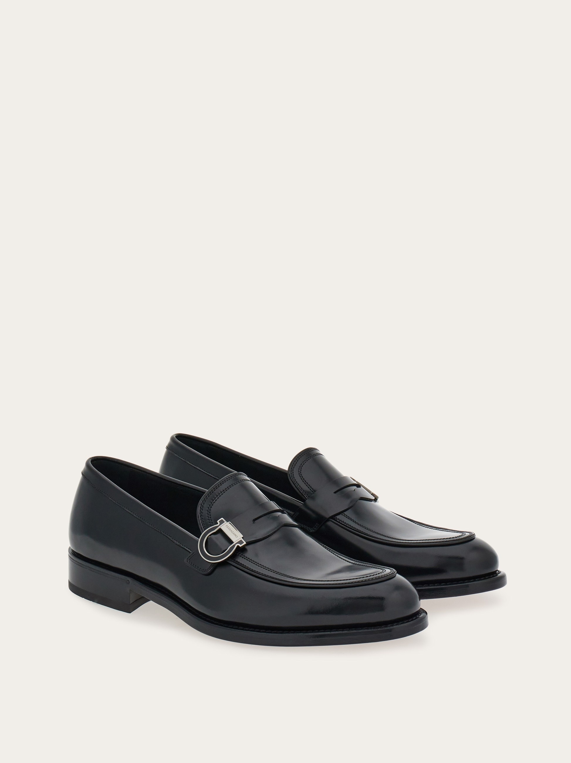Moccasin with Gancini ornament - 5