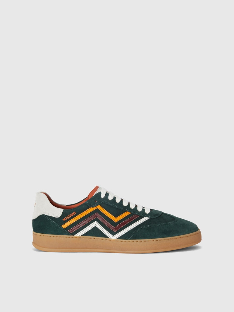 Sneakers with raised zig zag 1
