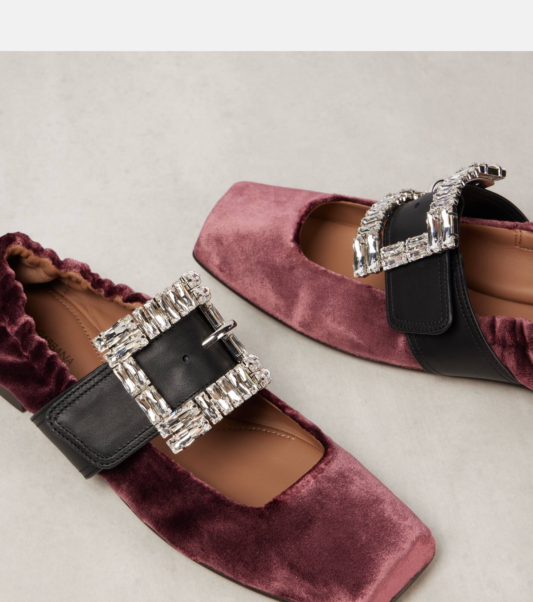 Embellished leather-trimmed velvet flats - 5