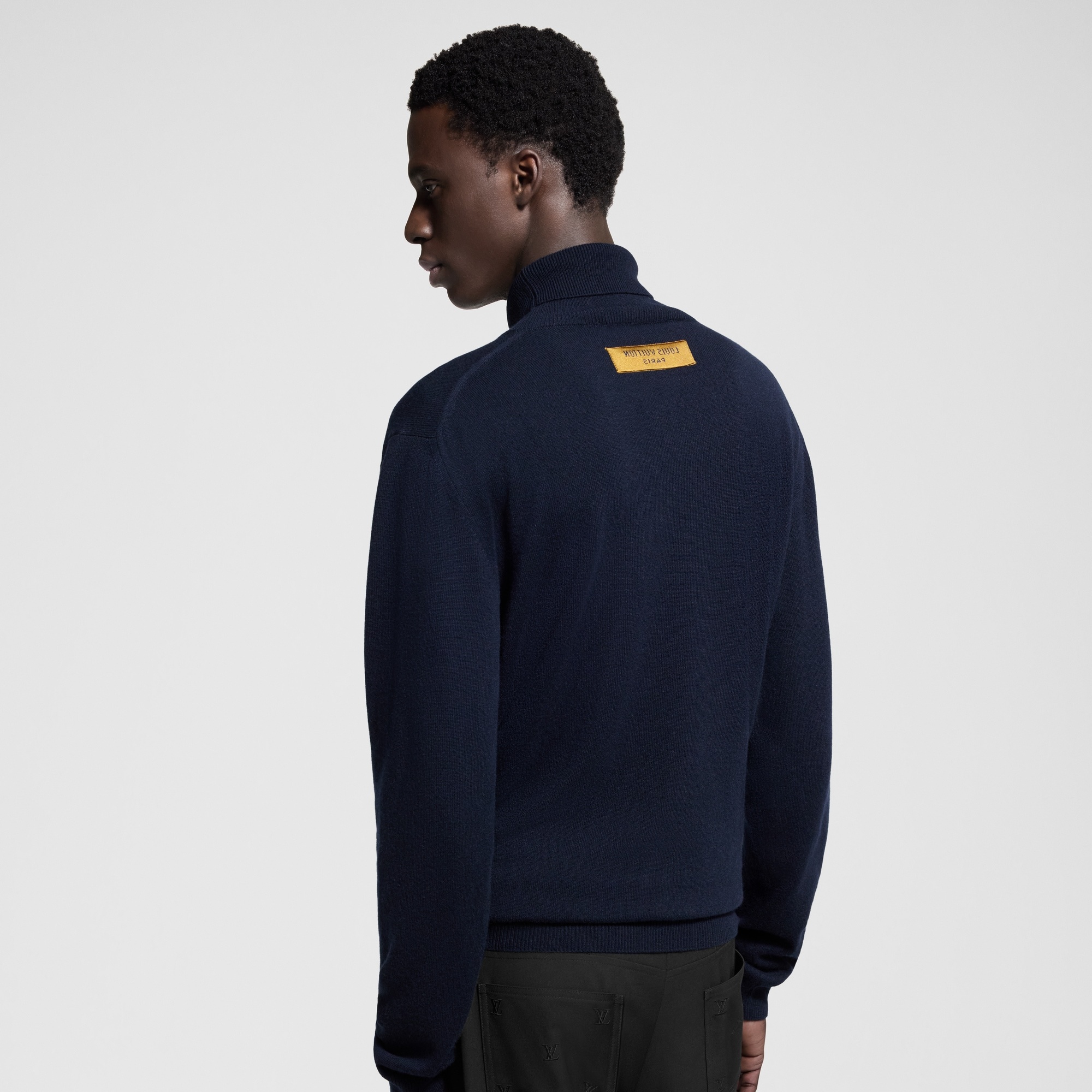 LVSE LV Embossed Turtle Neck - 5