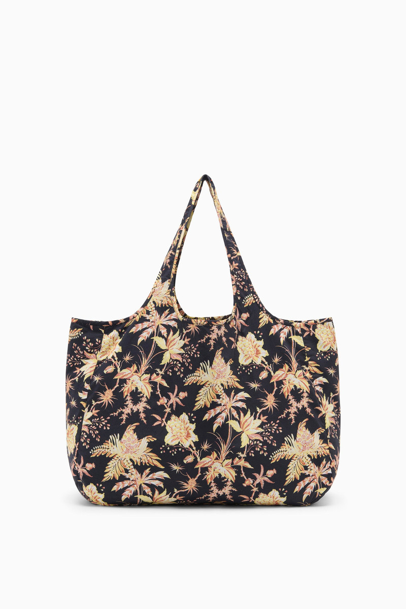 Kamari Tote 1