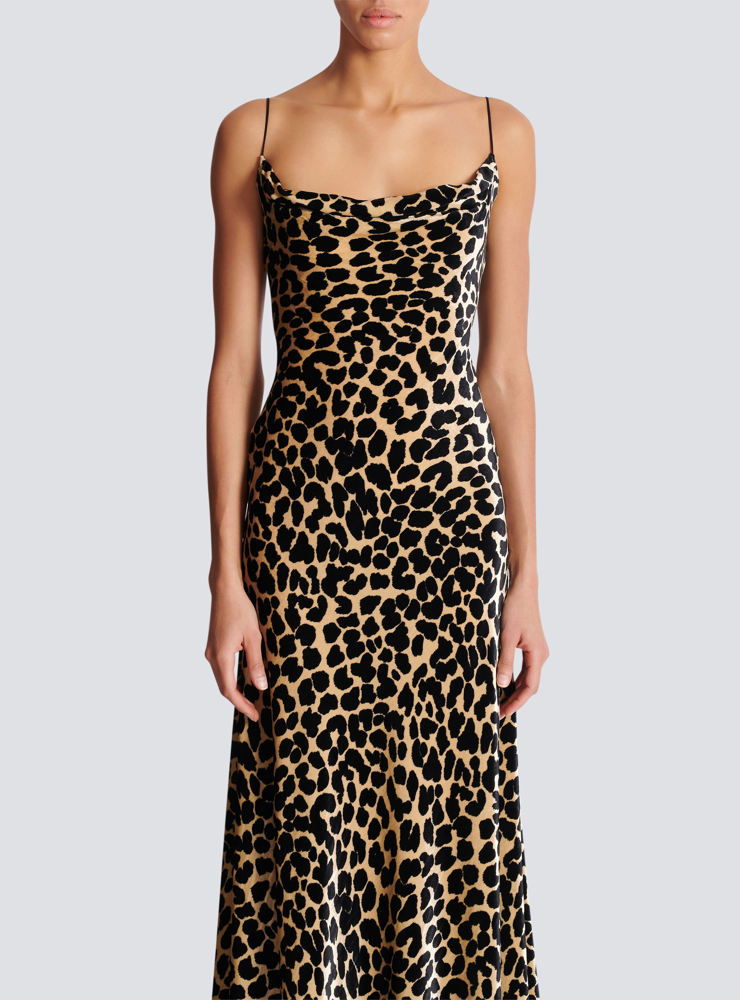 Flowing leopard print velvet dress - 5